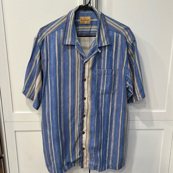 Tommy Bahama button down silk shirt in size medium - Picture 1 of 11